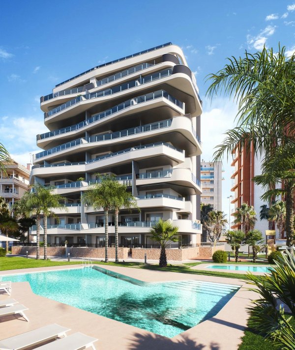 Modern appartementencomplex met zwembad in Guardamar del Segura, Costa Blanca Zuid.