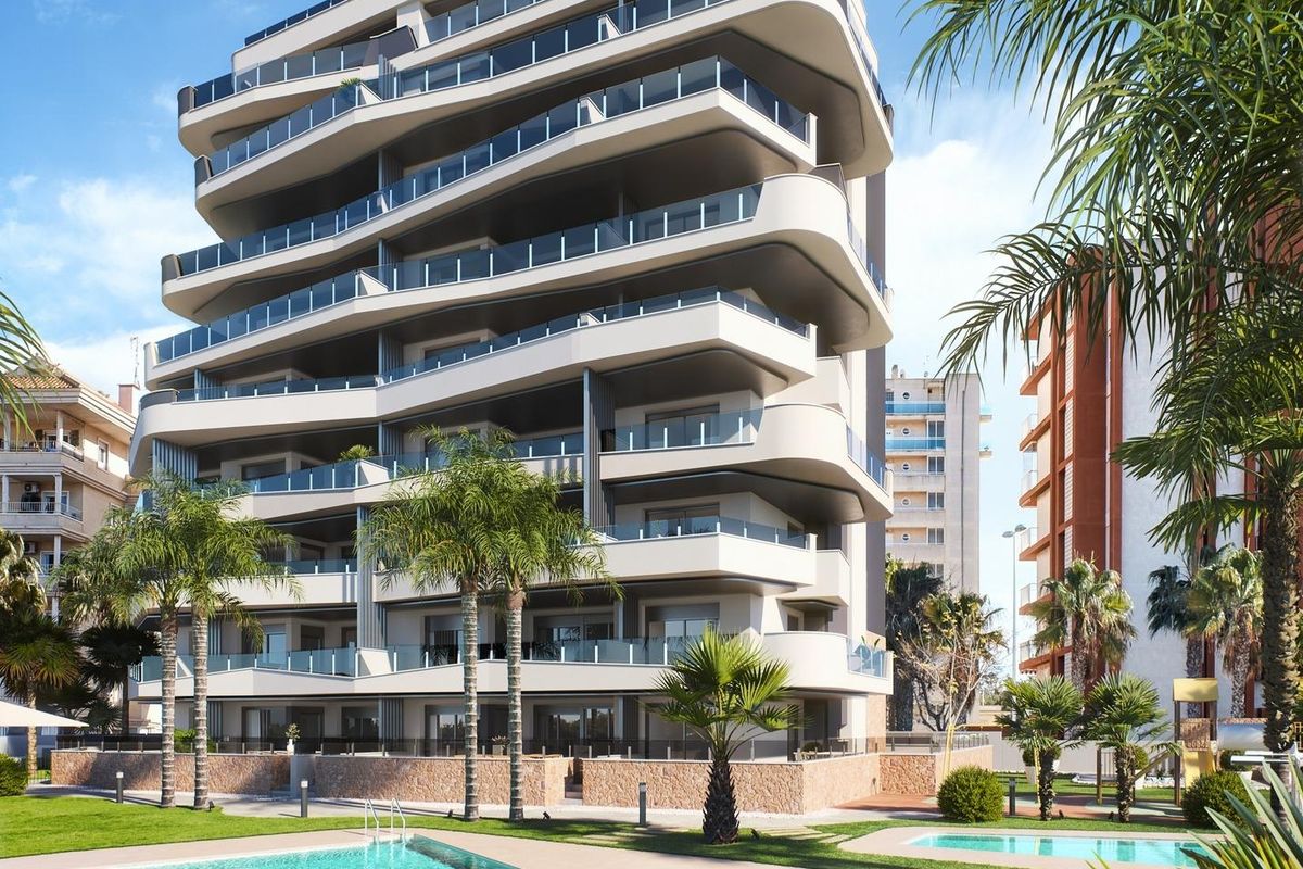 Modern appartementencomplex met zwembad in Guardamar del Segura, Costa Blanca Zuid.