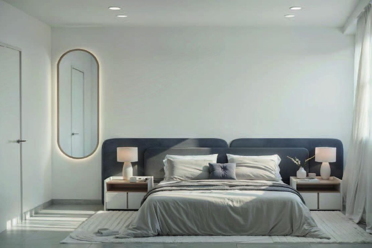 Gezellige slaapkamer met een stijlvolle bed en natuurlijk licht in het appartement met één slaapkamer, Torrevieja.