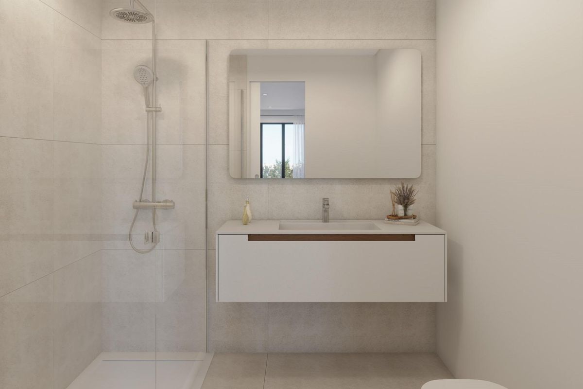 Stijlvolle badkamer met moderne afwerkingen in het 3-slaapkamer appartement in Manilva, Costa del Sol.