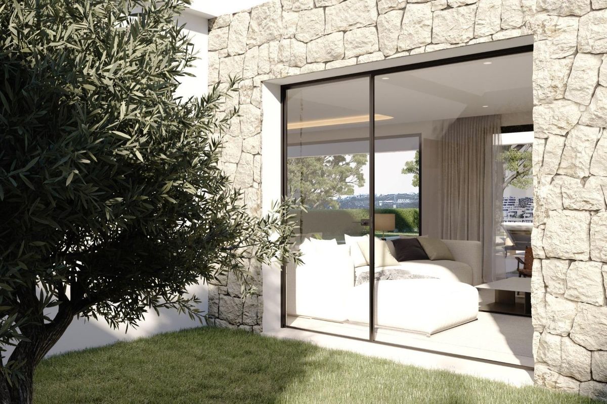 Slaapkamer met terras in villa Finestrat