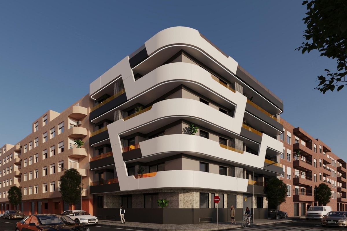 Front view of 3-bed apartment in Torrevieja