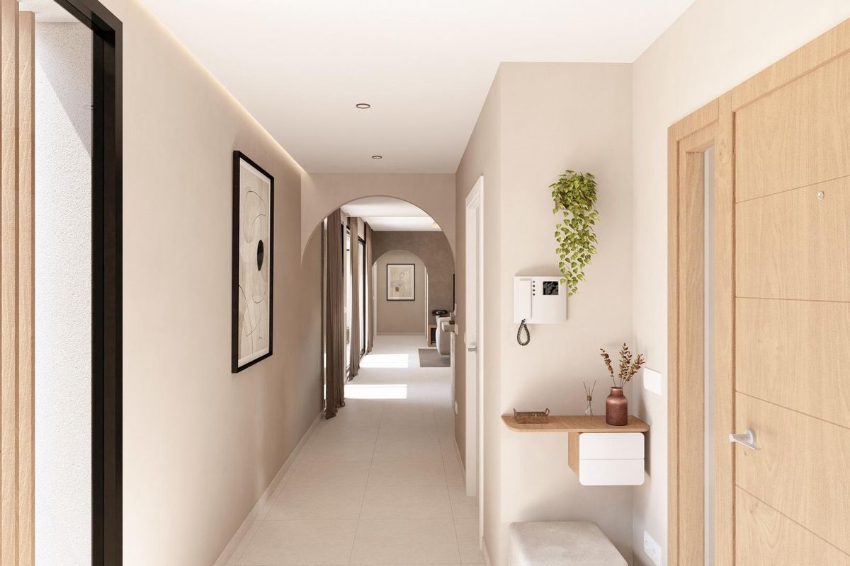 Heldere gang in de villa, die de kamers verbindt in de 3-slaapkamer villa in Baños y Mendigo.