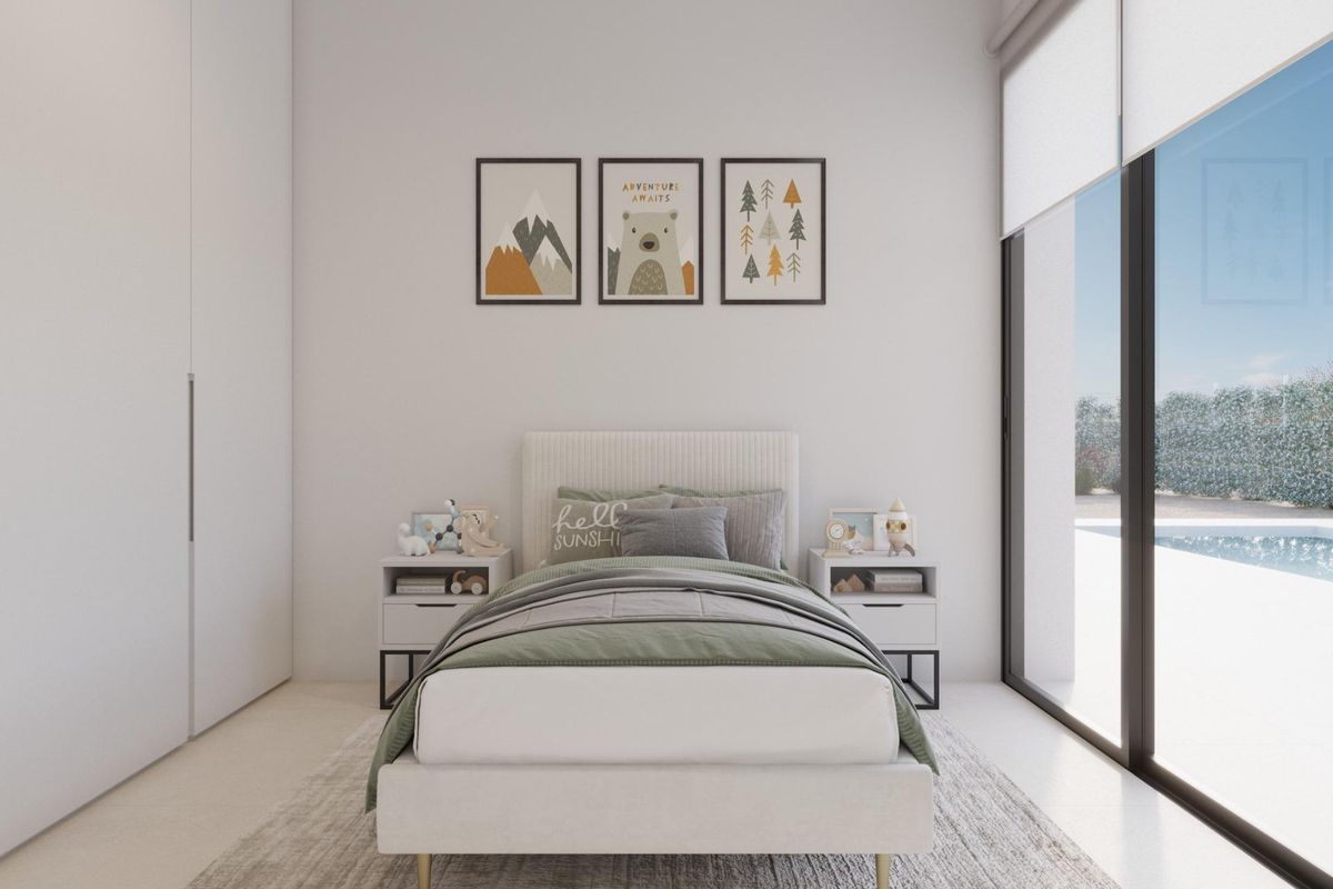 Stijlvolle kinderkamer in de villa, gepresenteerd in zachte kleuren en moderne decoratie.