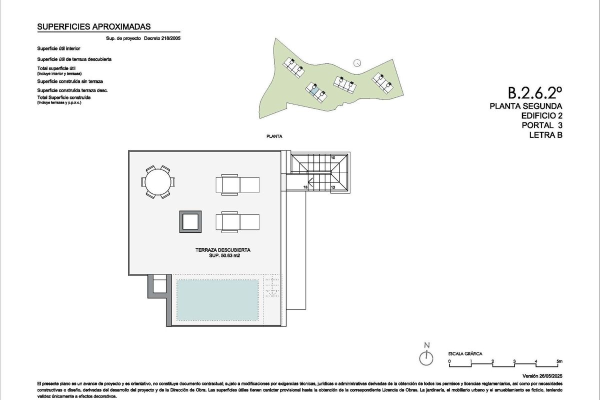 Gedetailleerde plattegrond met de terrasindeling, de locatie van het zwembad en de afmetingen van een penthouse aan de Costa del Sol, Spanje.