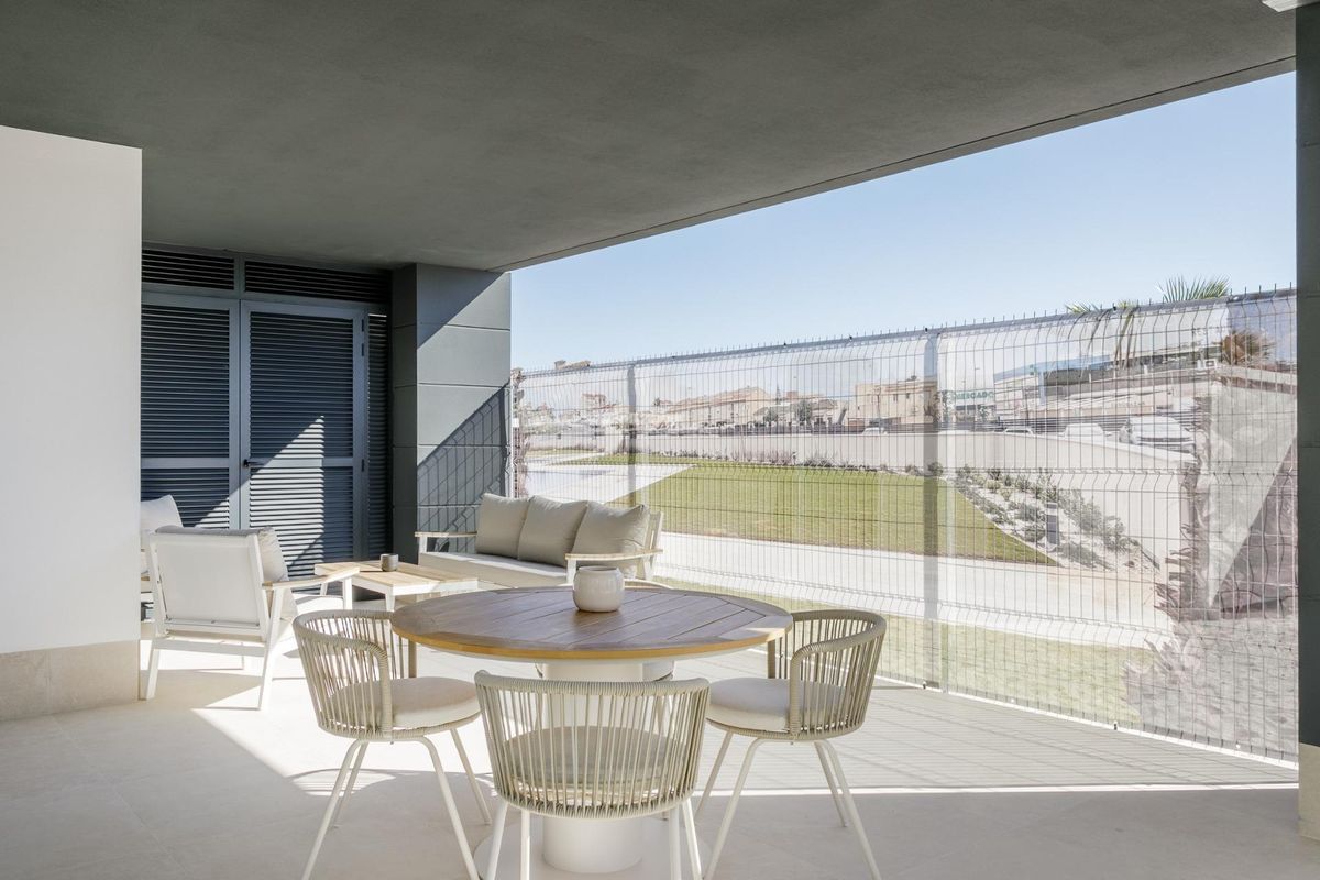 NIEUWBOUW GESLOTEN URBANISATIE IN TORREVIEJA OP SLECHTS 700M VAN HET STRAND