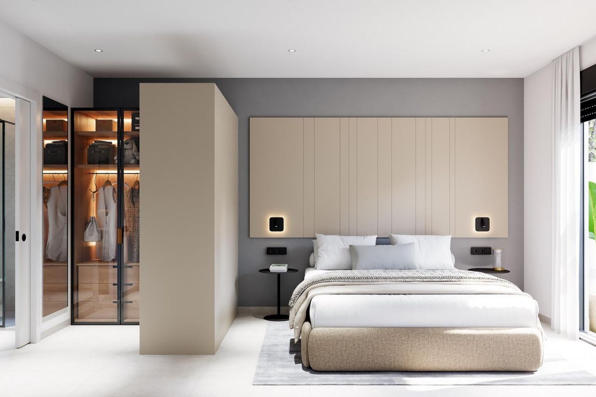 Moderne slaapkamer met stijlvolle decoratie en natuurlijk licht in de 3-slaapkamer bungalow gelegen in Pilar de La Horadada.