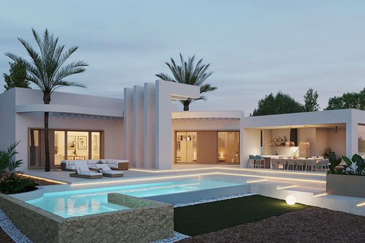 Uitzicht op een modern 4-slaapkamer villa met zwembad in Algorfa, Costa Blanca Zuid bij schemering.