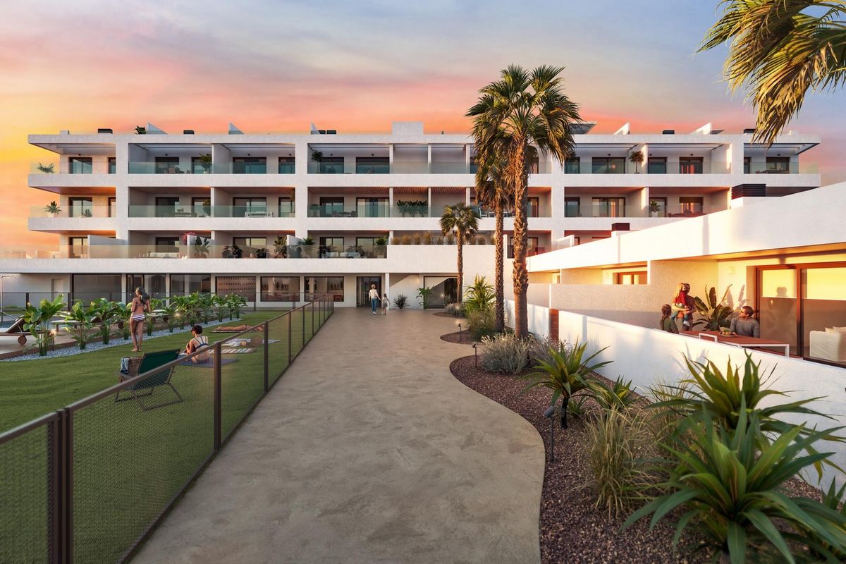 3-Bed Penthouse Torrevieja Sea Views - Image 7