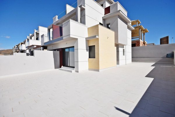 Villa außenansicht mit meerblick in puerto de mazarron