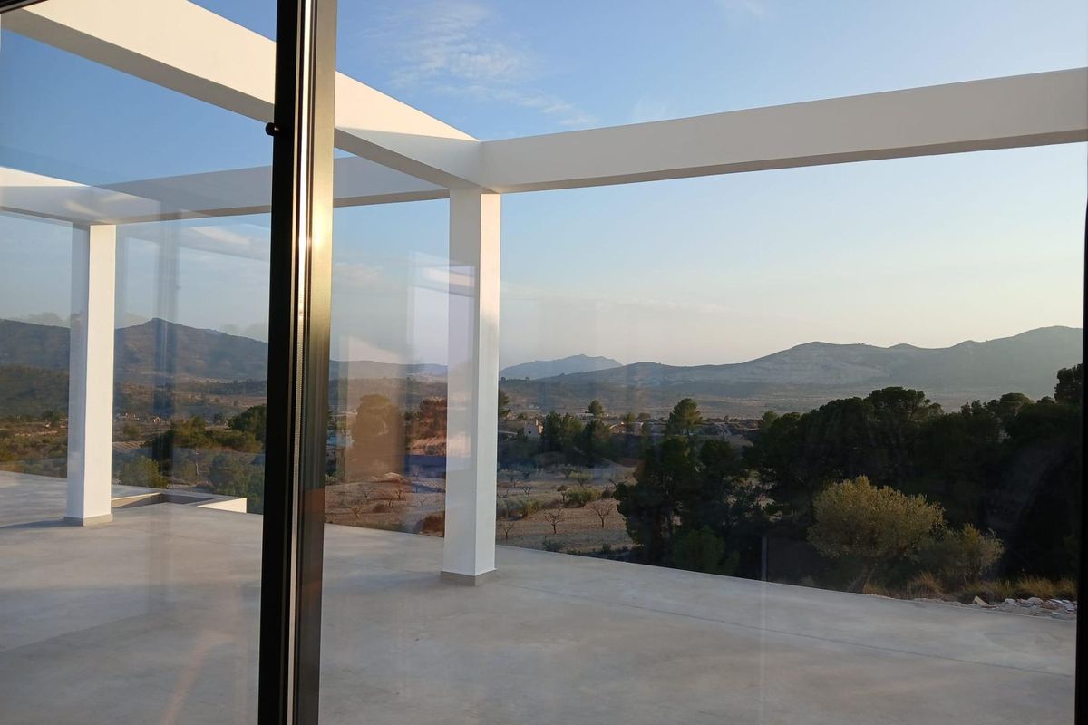 4-Bed Villa Pinoso Pool - Image 11