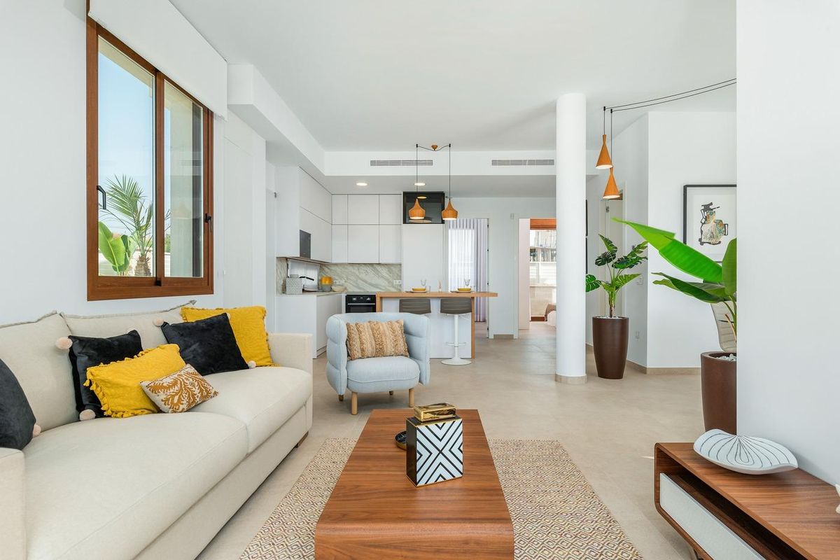 Uitnodigende leefruimte in een villa met 3 slaapkamers in Vera, Costa de Almeria, met een mix van comfort en stijl.