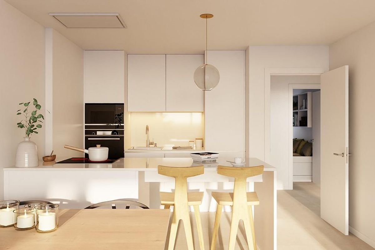 Stijlvolle keuken met moderne kasten in een appartement op de begane grond in San Roque, Costa del Sol.