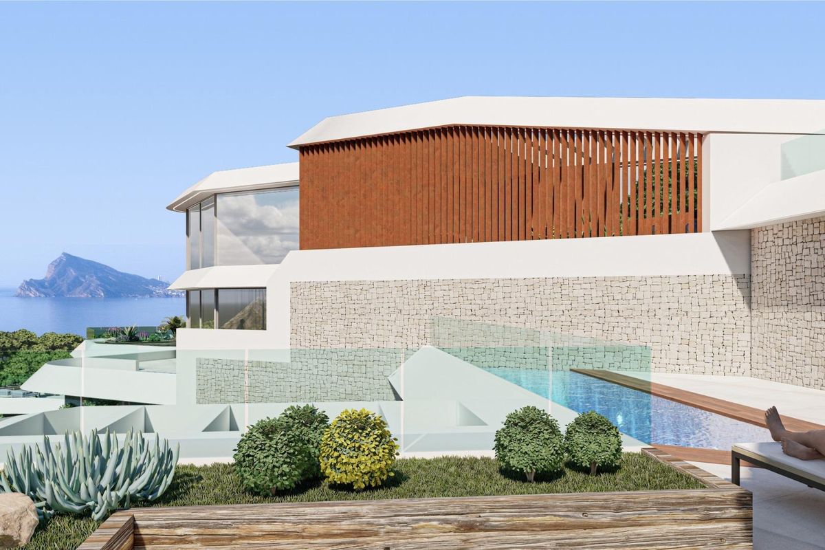 Moderne terrassenaanzicht met strak ontwerp en uitnodigend zwembadgebied in de luxe villa van Calpe.