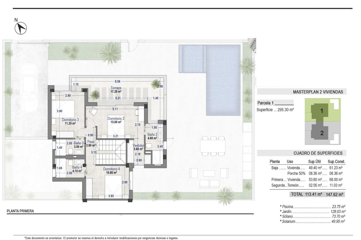 Plattegrond van de eerste verdieping die de indeling van kamers in een hedendaags rijtjeshuis in Torre Pacheco, Spanje, onthult.