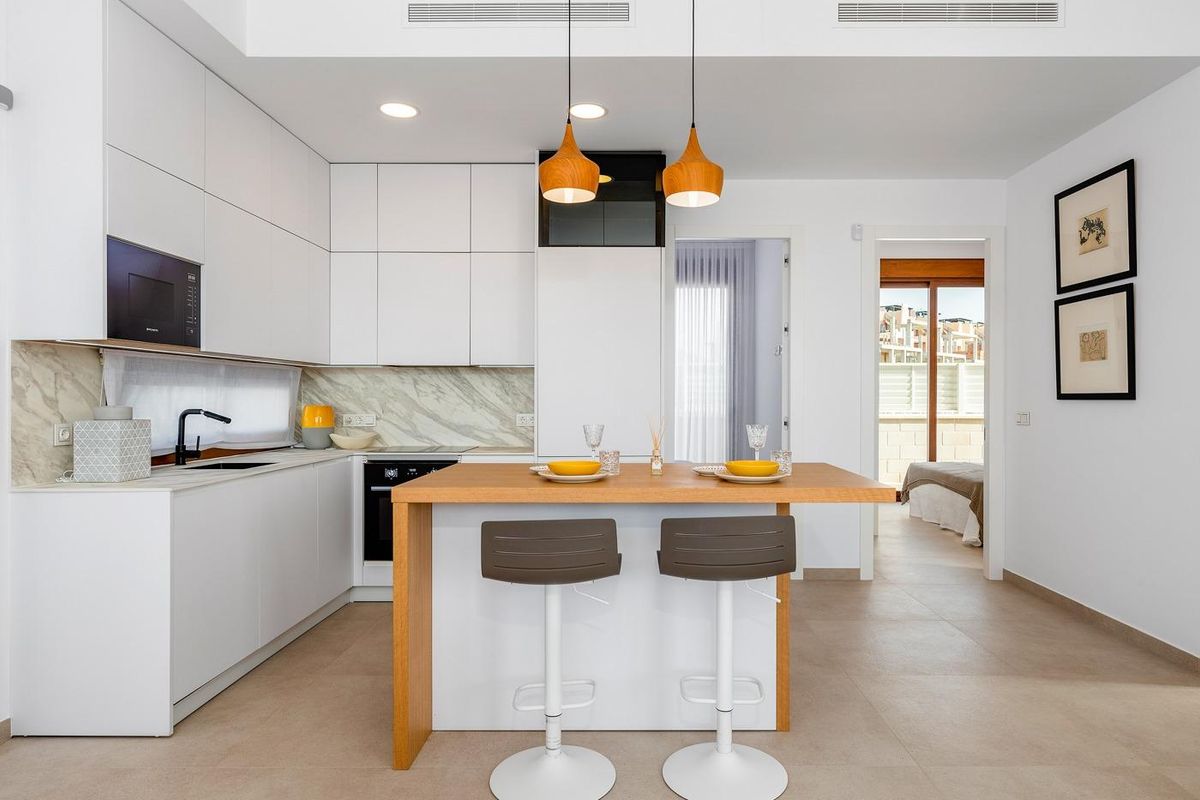 Functioneel keukeneiland in een villa met 3 slaapkamers in Vera, Costa de Almeria, ideaal voor bijeenkomsten.