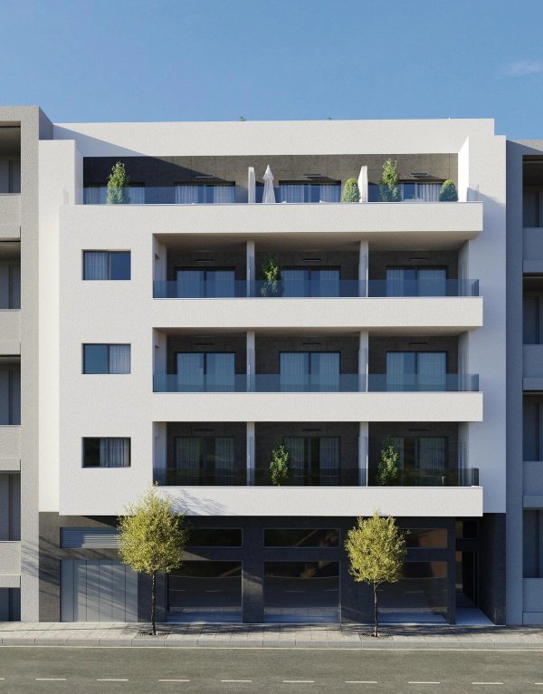3-bed apartment exterior in Torrevieja