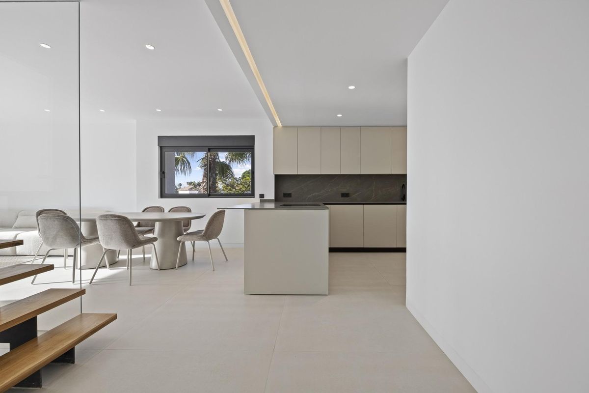 3-Slaapkamer Duplex Estepona Zeezicht - Afbeelding 11