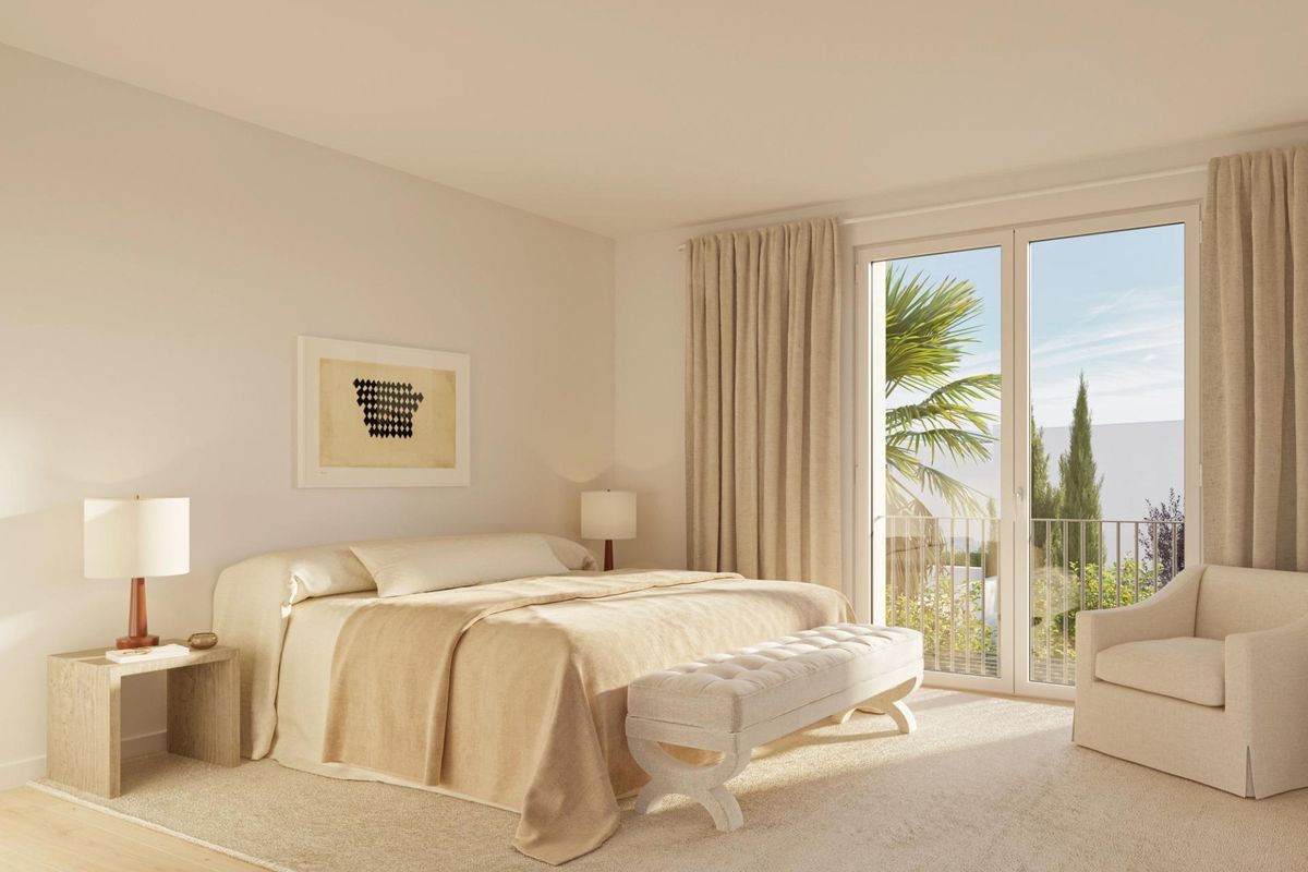 Sotogrande villa bathroom features