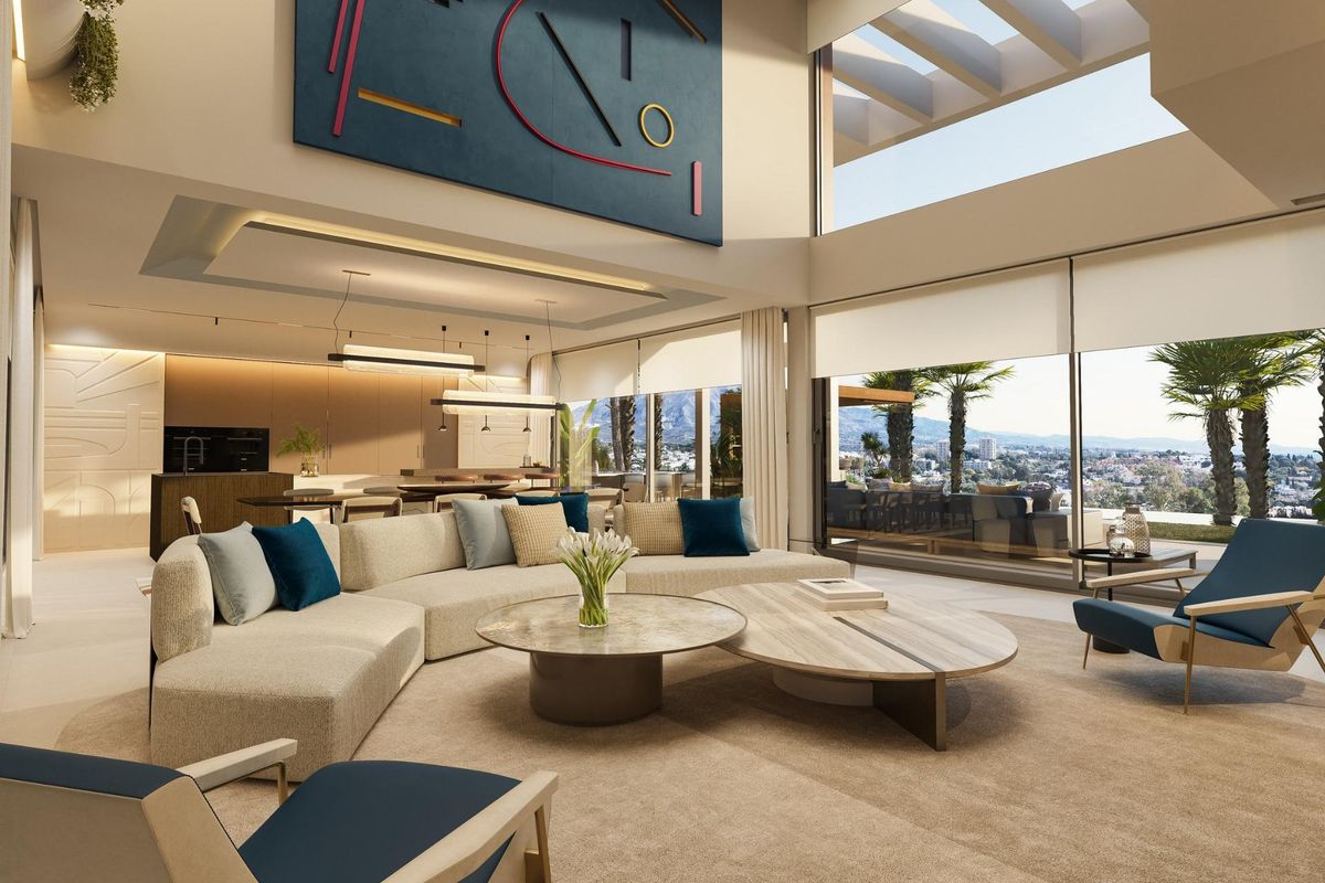 Heldere woonkamer in een villa met moderne inrichting en geweldig uitzicht in Marbella.