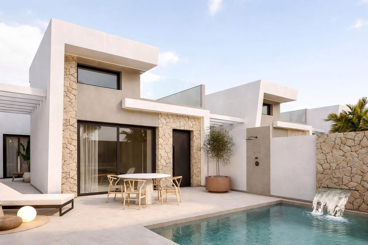 villa exterior los alcazares pool view