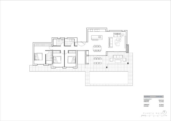 Plattegrond van een 3-slaapkamer villa in Calpe, Costa Blanca Noord, met indeling met woon-, eet- en buitenruimte.