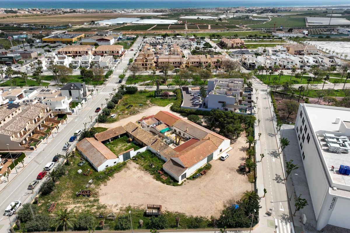 Luchtfoto van de omgeving met toekomstige woningen nabij Pilar de La Horadada, Costa Blanca Zuid.