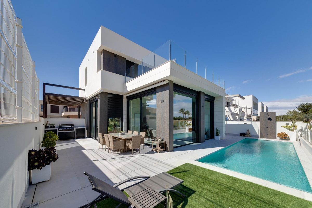 3-Bedroom Villa in Pilar de La Horadada