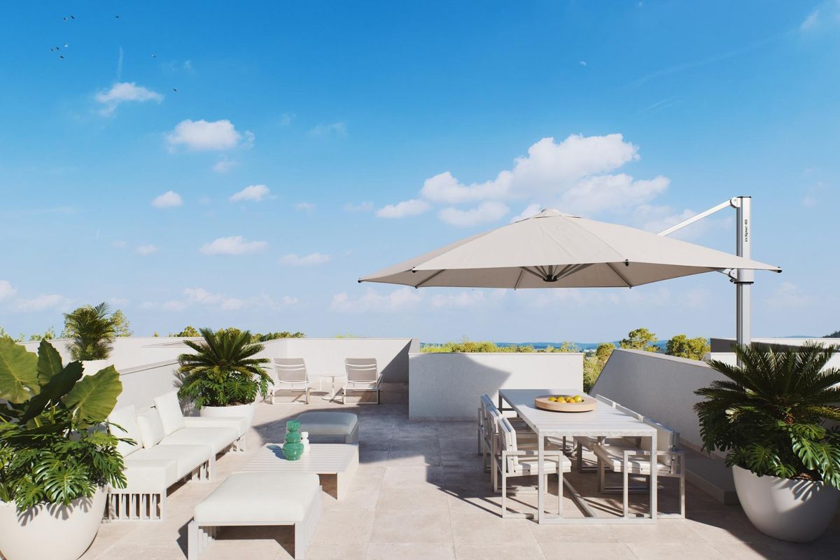 Ruim dakterras met eetruimte, met prachtige uitzichten in Pilar de La Horadada.