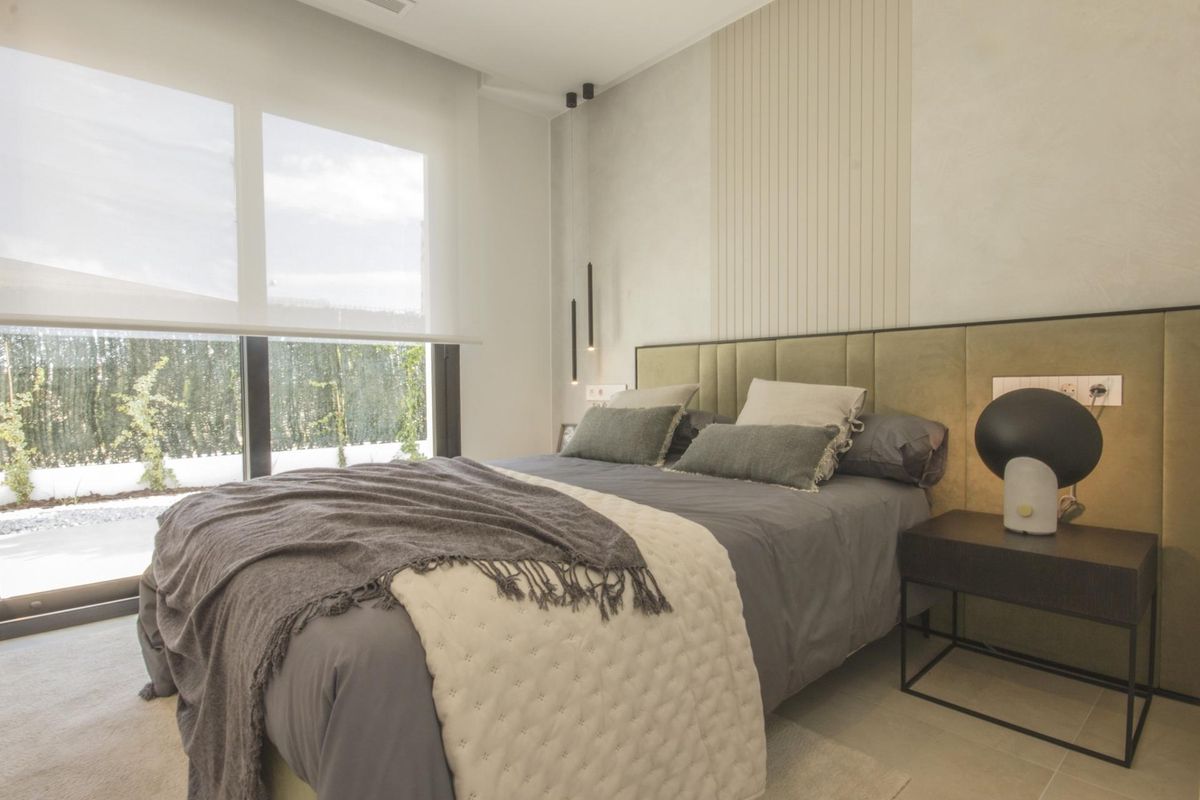Schlafzimmer mit Blick in Rojales