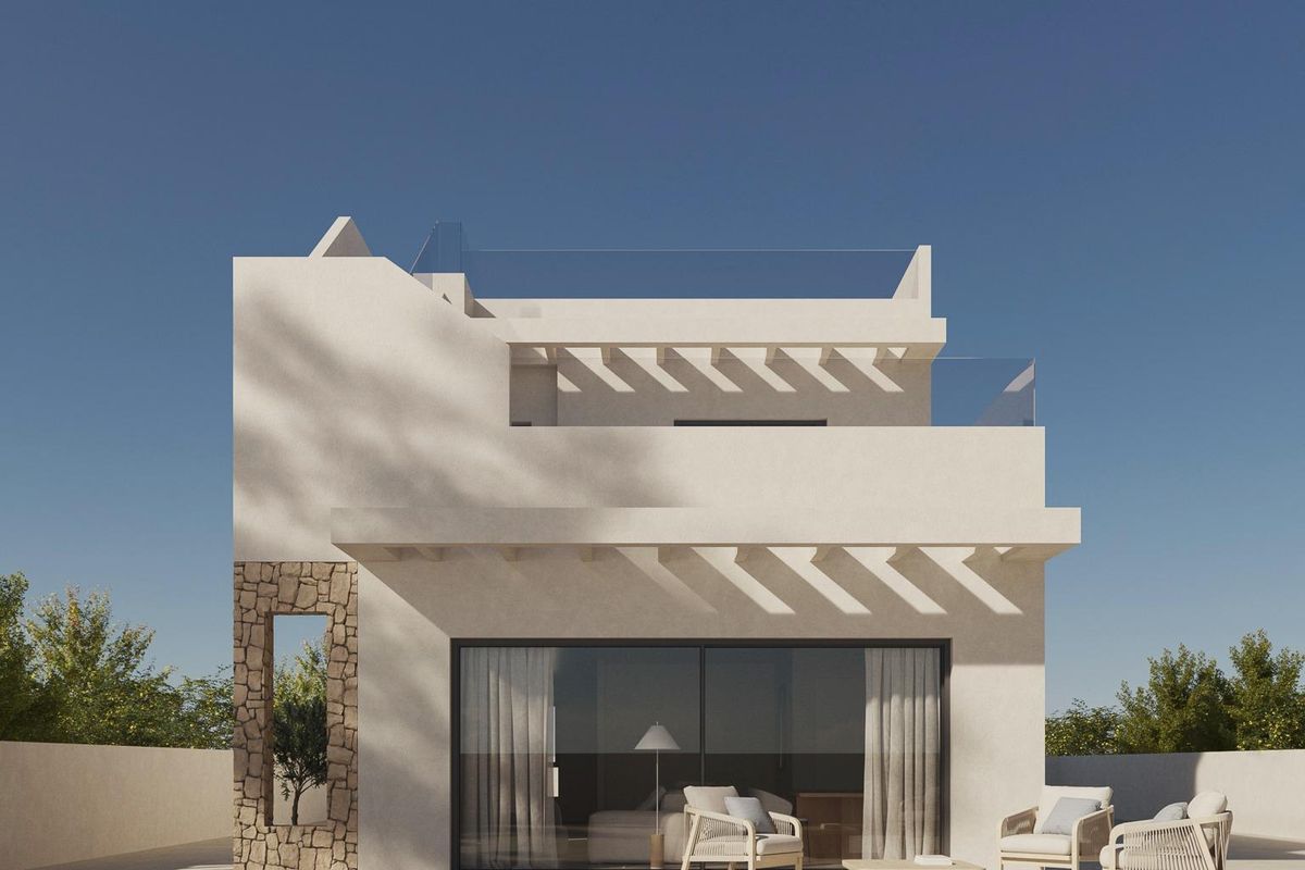 Moderne villa buitenkant met zwembad, gelegen in Polop, Costa Blanca Noord, Spanje.