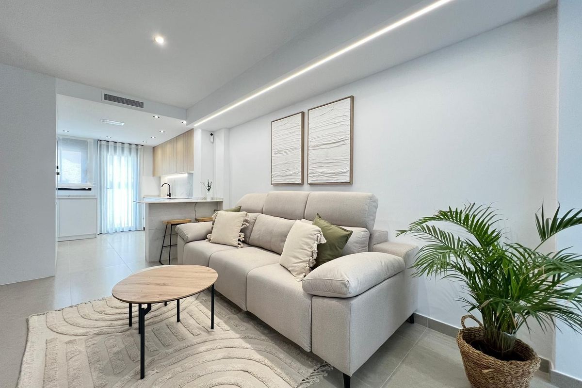 Modern kitchen appliances in Benferri town house