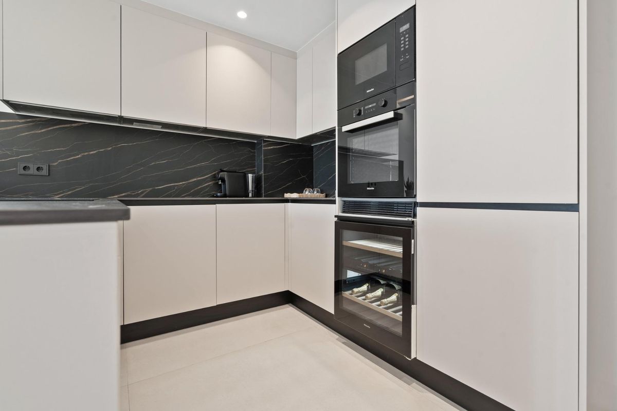 5-Slaapkamer Duplex Estepona Zwembad - Afbeelding 10