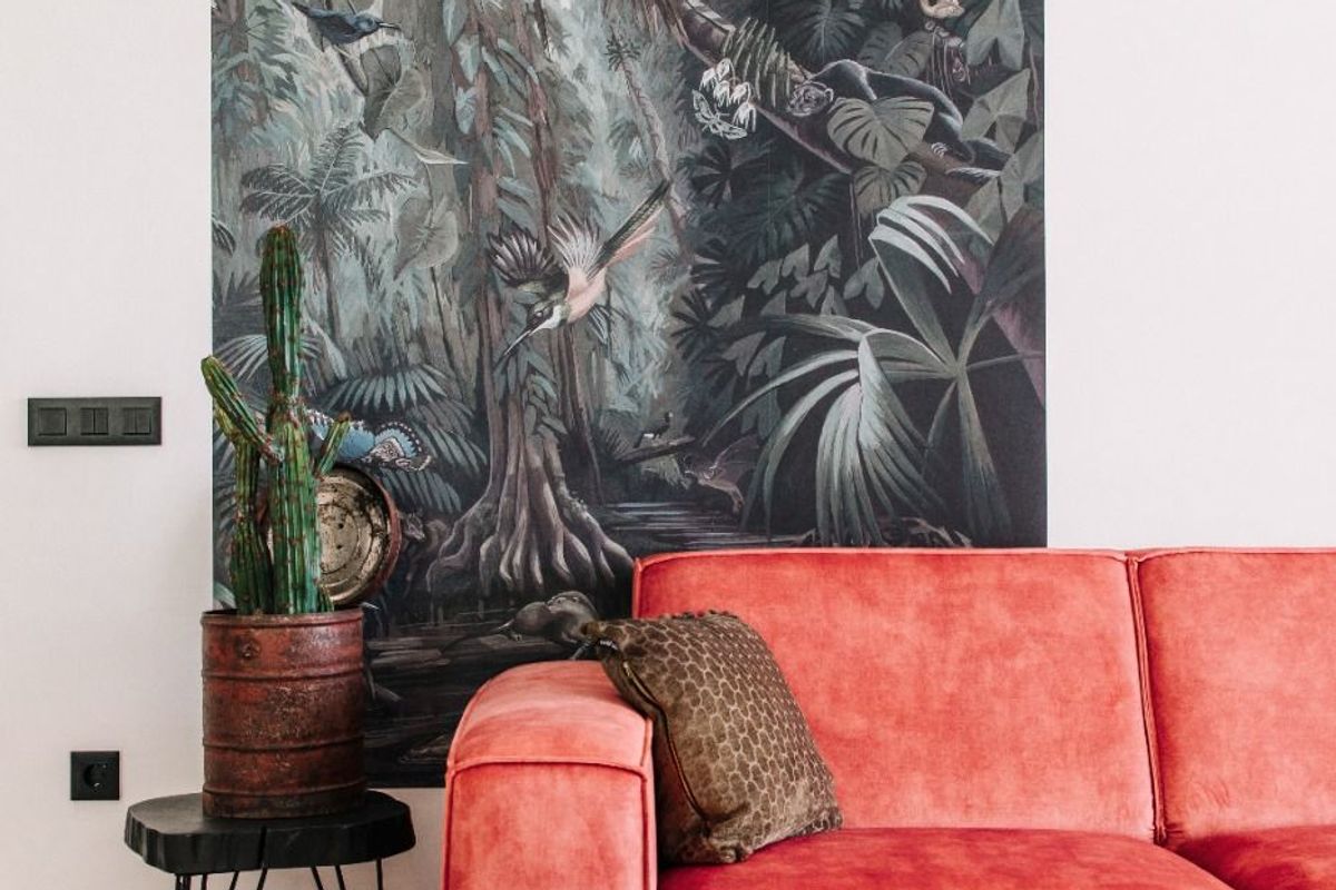 Gezellige slaapkamer met een orange thema en en-suite badkamer in het appartement in Rojales.