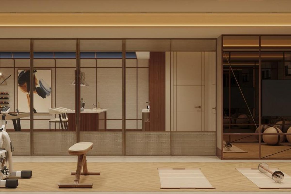 Thuisgym in een villa in Marbella, met moderne fitnessapparatuur en een zen-achtige sfeer.