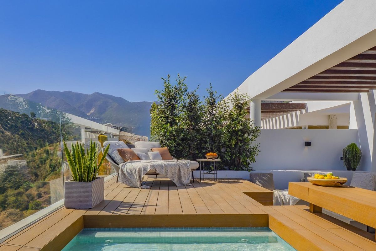 Luxe nieuwbouwwoningen met zeezicht in El Higuerón, Costa del Sol