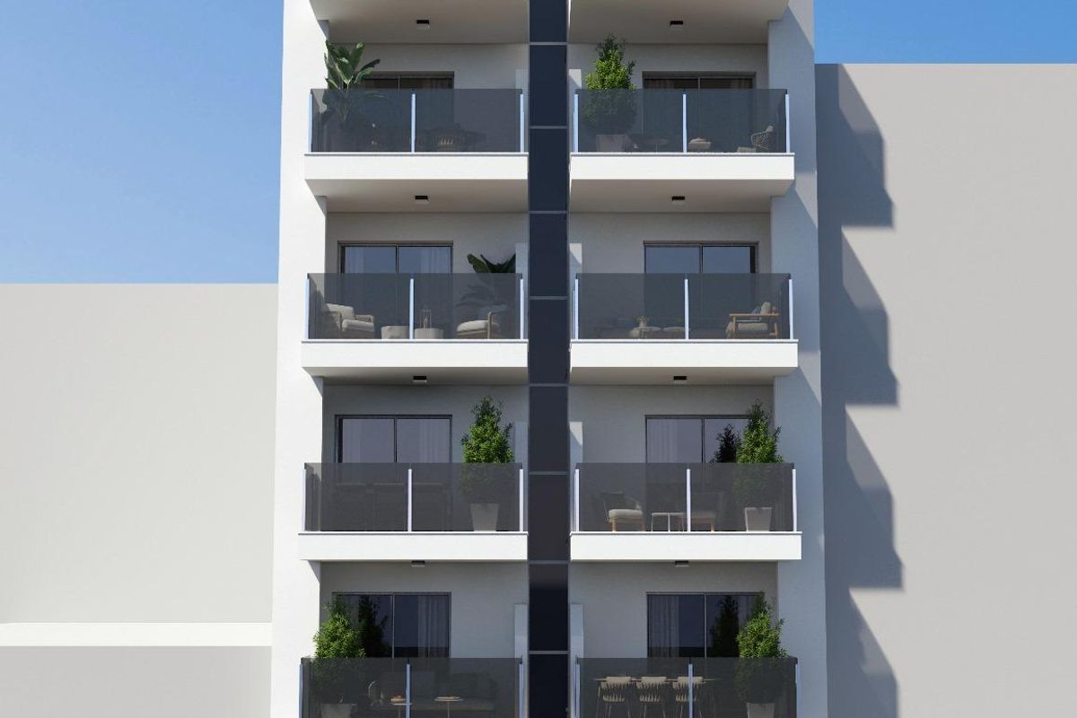 Verfijnde gevel van een modern 3-slaapkamerappartement in Torrevieja, Costa Blanca Zuid, Spanje.