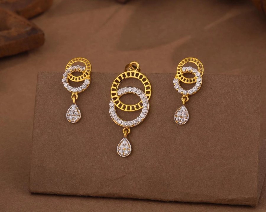 Gold Dual Halo Drop Pendant Set