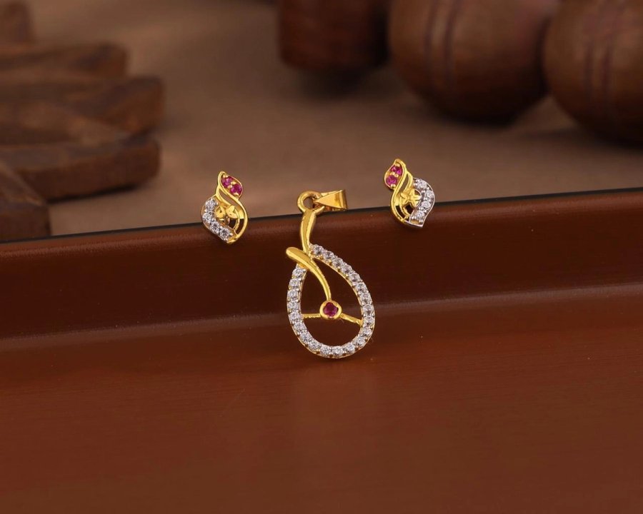 Gold Ruby Infinity Pendant Set