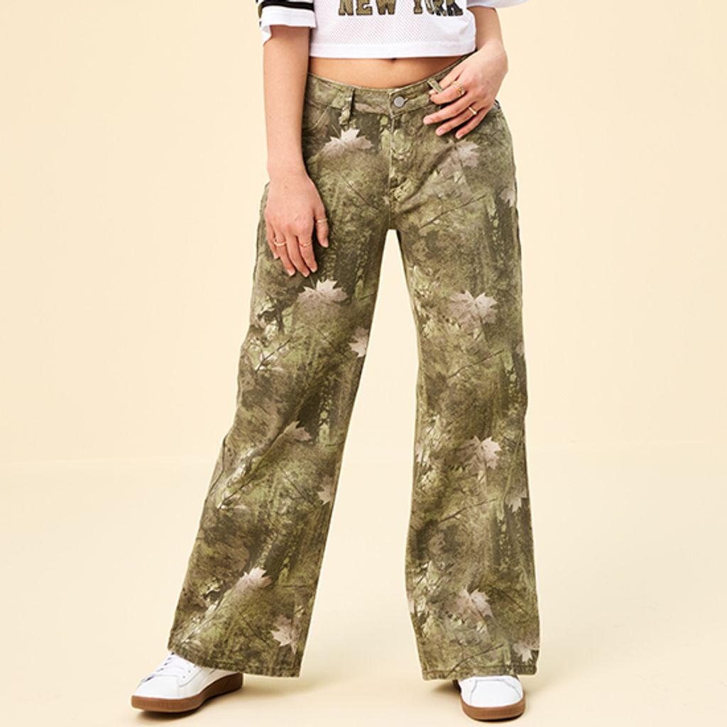 Juniors Camo CArgos