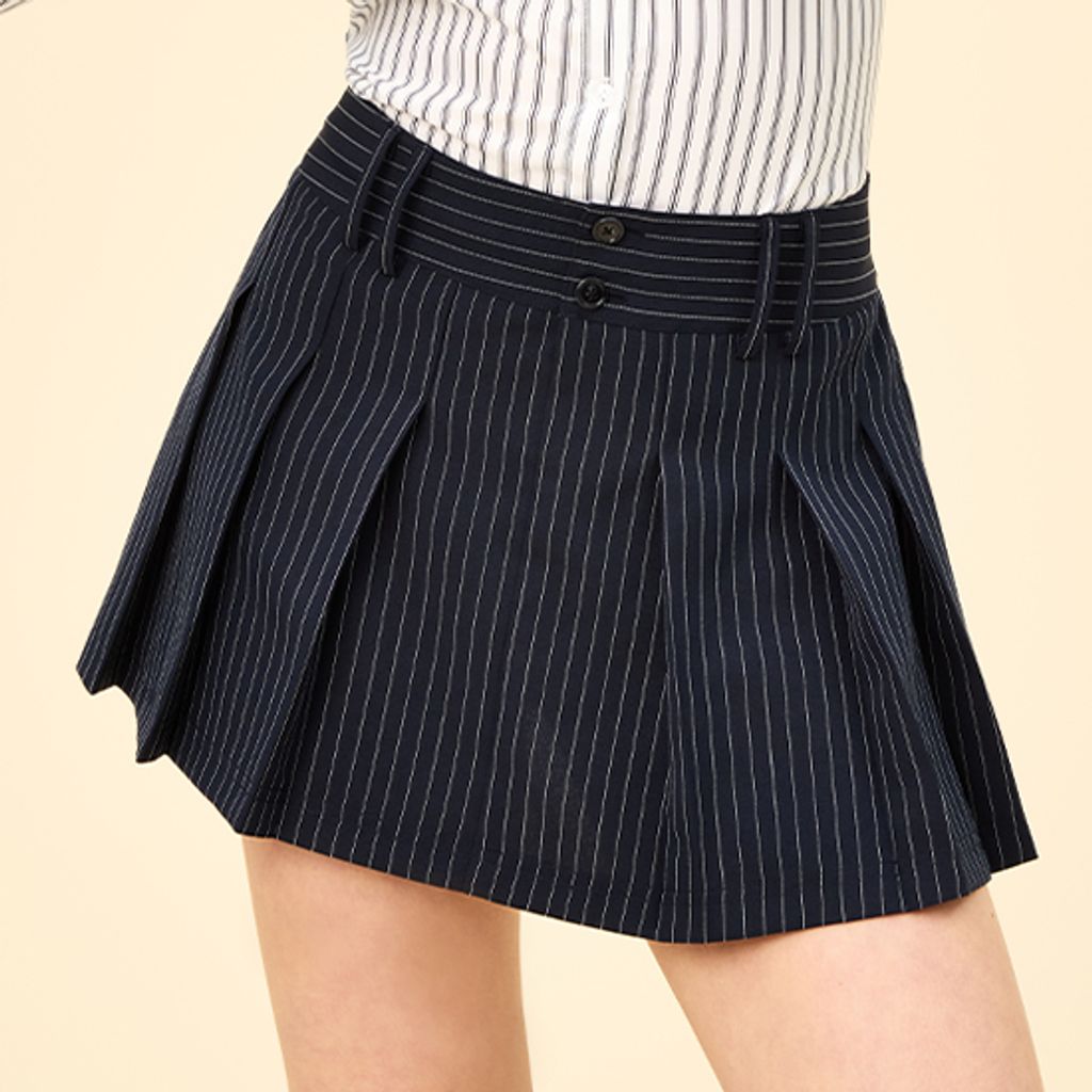 Juniors Pleated Mini Skirt