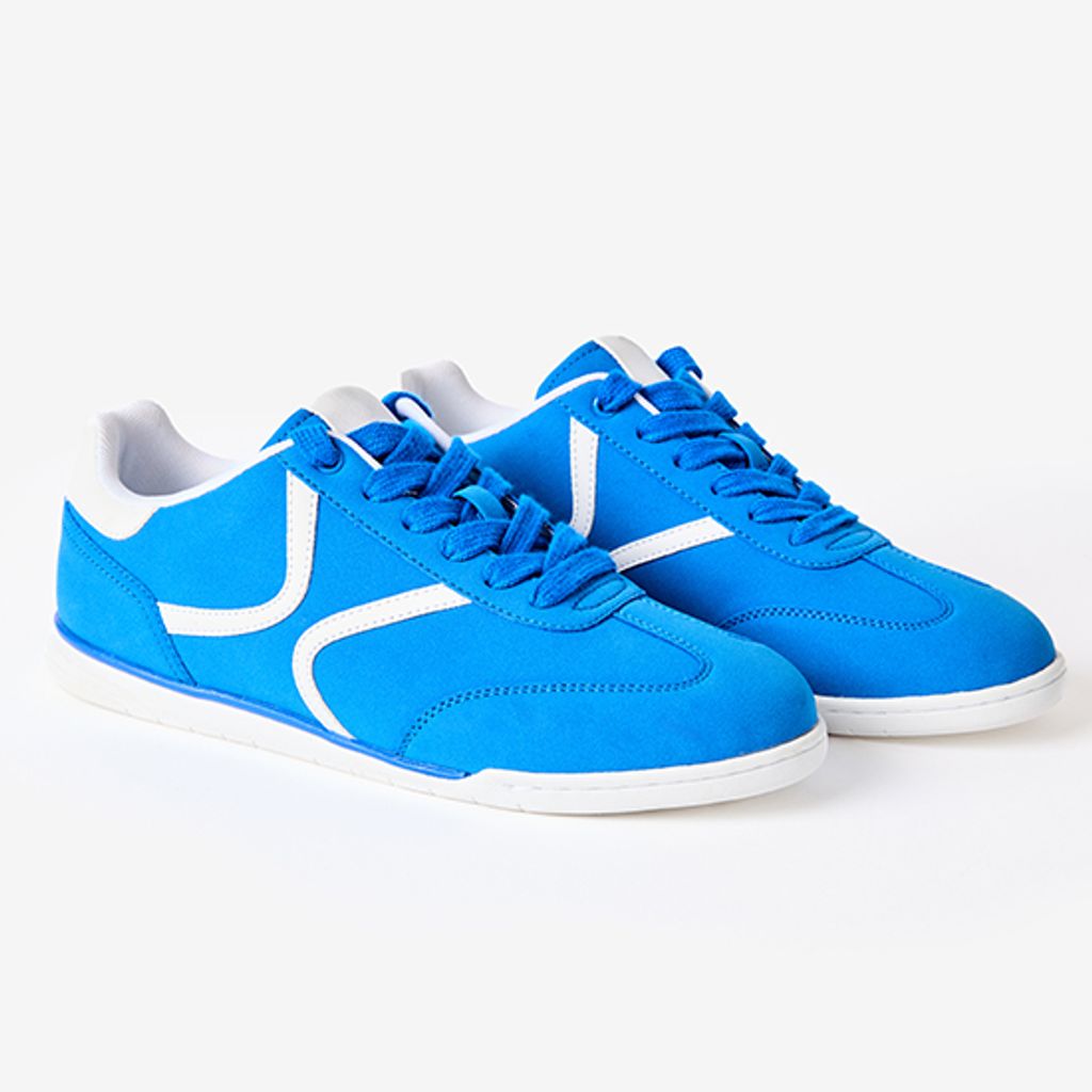 ladies sneakers