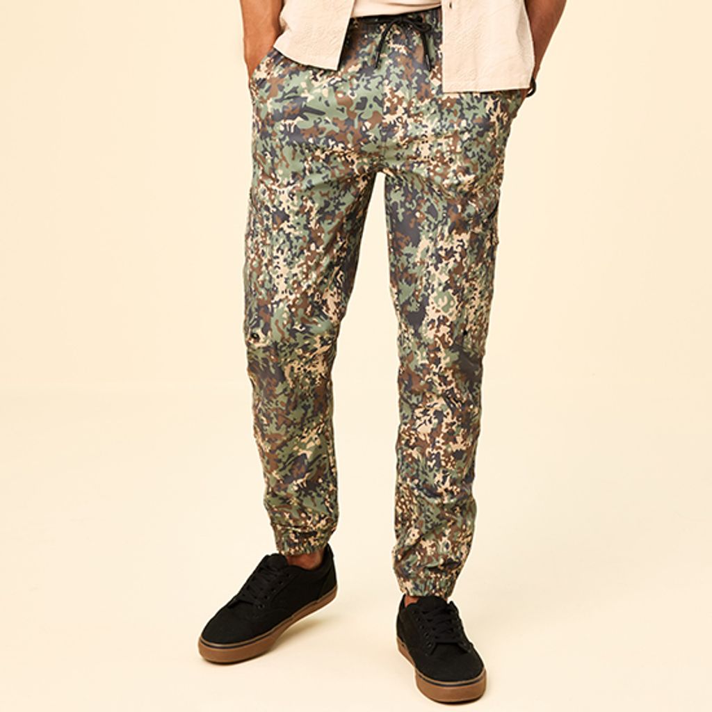 mens camo joggers