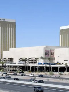 Michelob Ultra Arena exterior