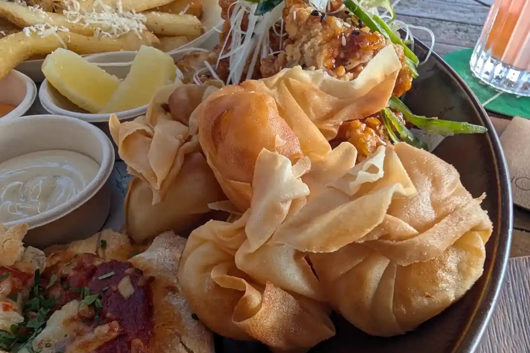 Sharing Platter: Crispy Prawn Wonton