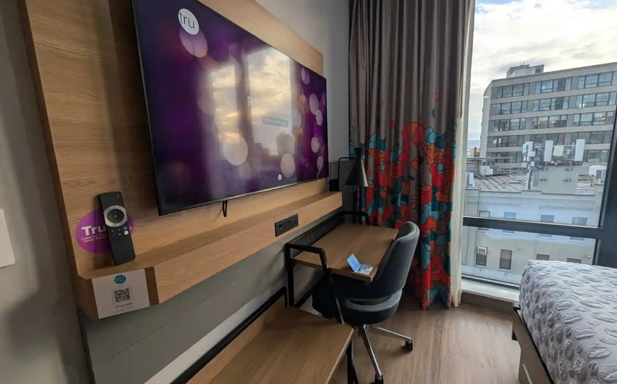 Tru by Hilton Brooklyn Hotel Review - NBA Arena Hotel Review