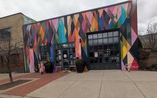 Grandma Bob's Restaurant Review - NBA Arena Food Review