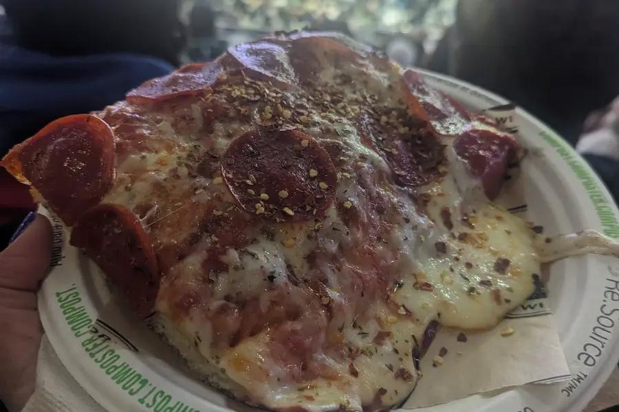 Pepperoni pizza slice