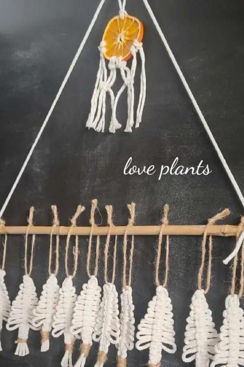 ozdoba ze sznurka i bambusa