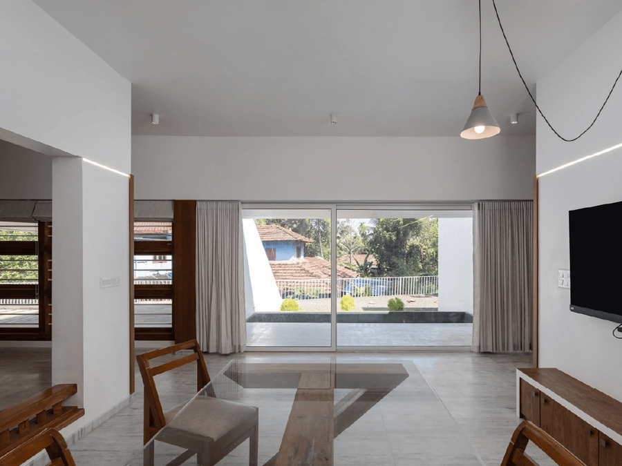 A Courtyard Centered Residence  6